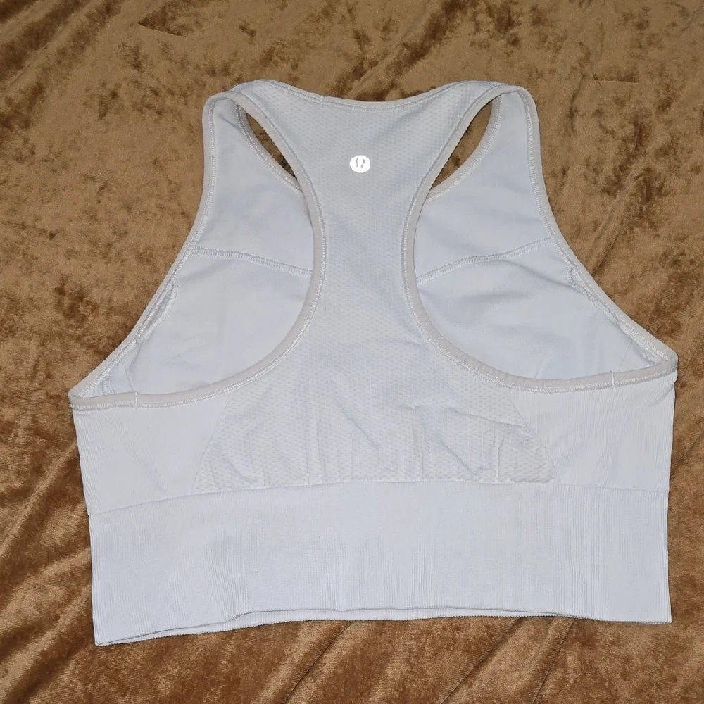 Lululemon Bra White 6? - Picture 3 of 10